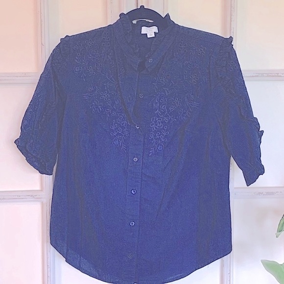 crown & ivy Tops - Crown & Ivy, Short Sleeve Button Up Eyelet Top, Size S,